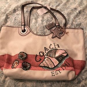 🐚A Dash Of The Sea & A Touch Of Pink Coach Bag